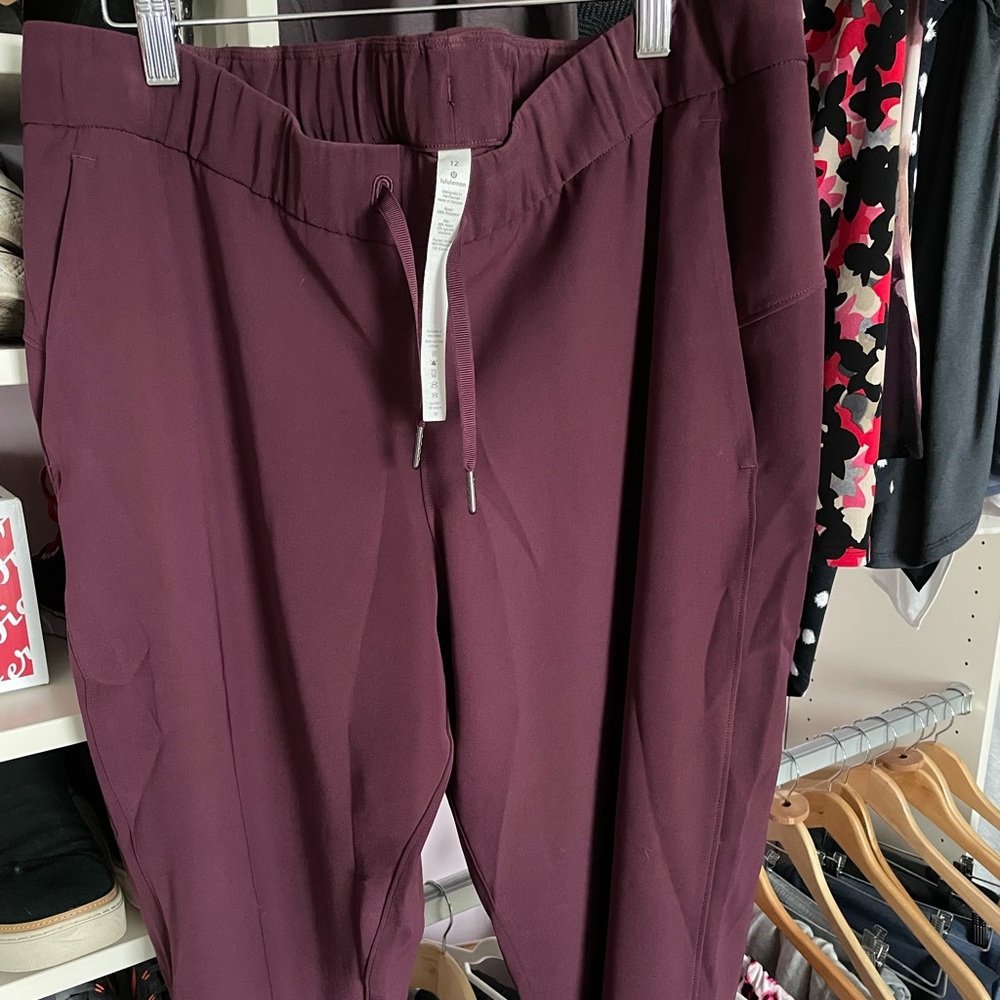 Lululemon On The Fly Jogger Size 12
